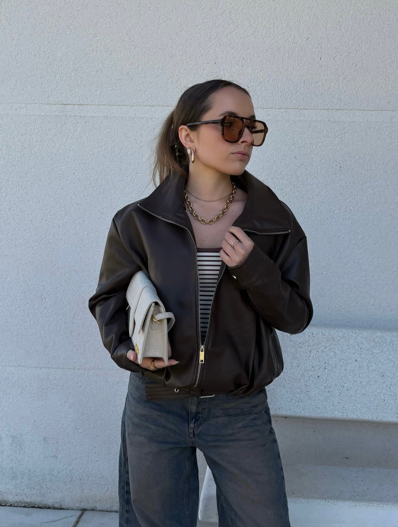 BLOUSON EN SIMILICUIR AVEC CEINTURE