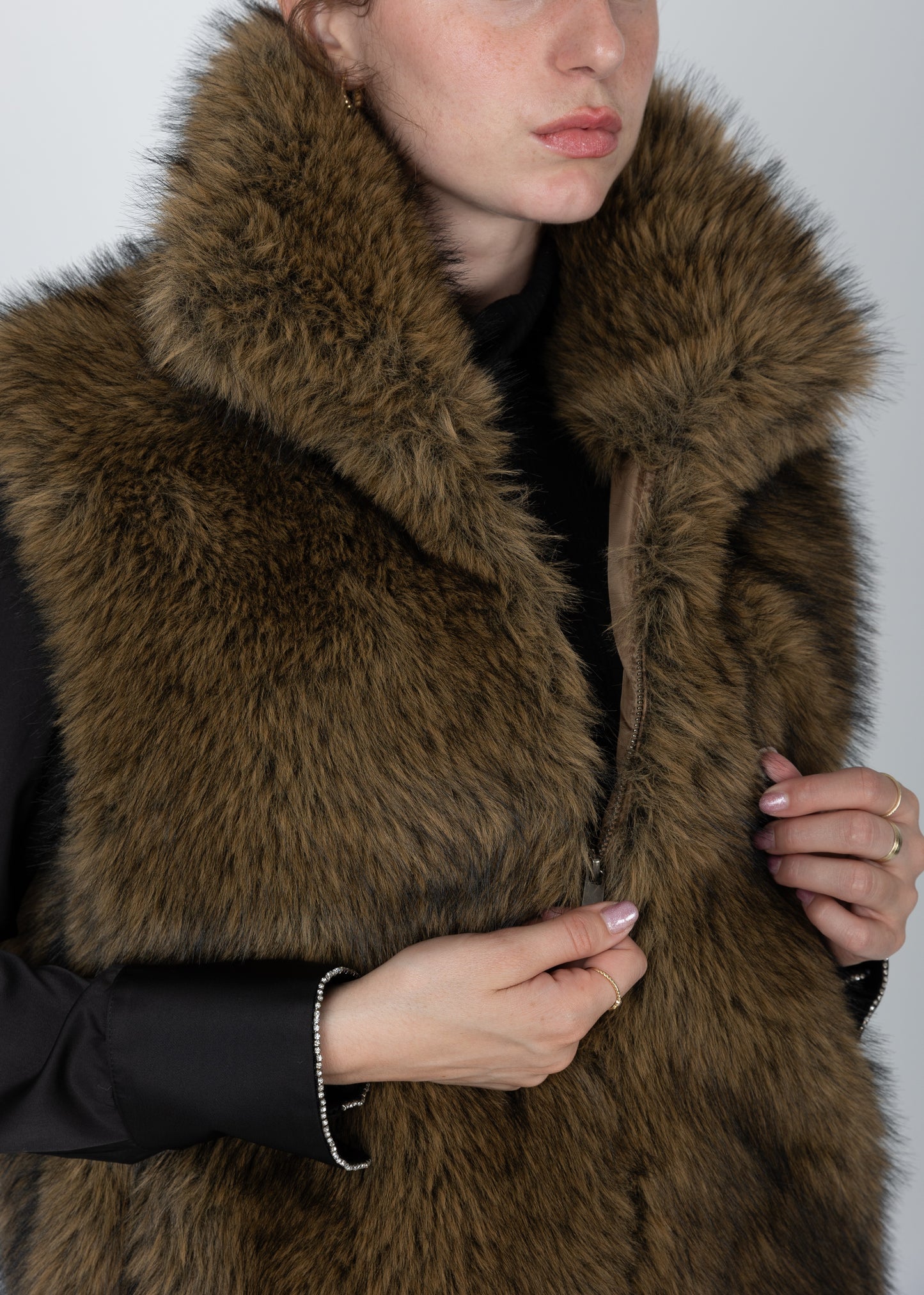 GILET SANS MANCHES EN FAUSSE FOURRURE