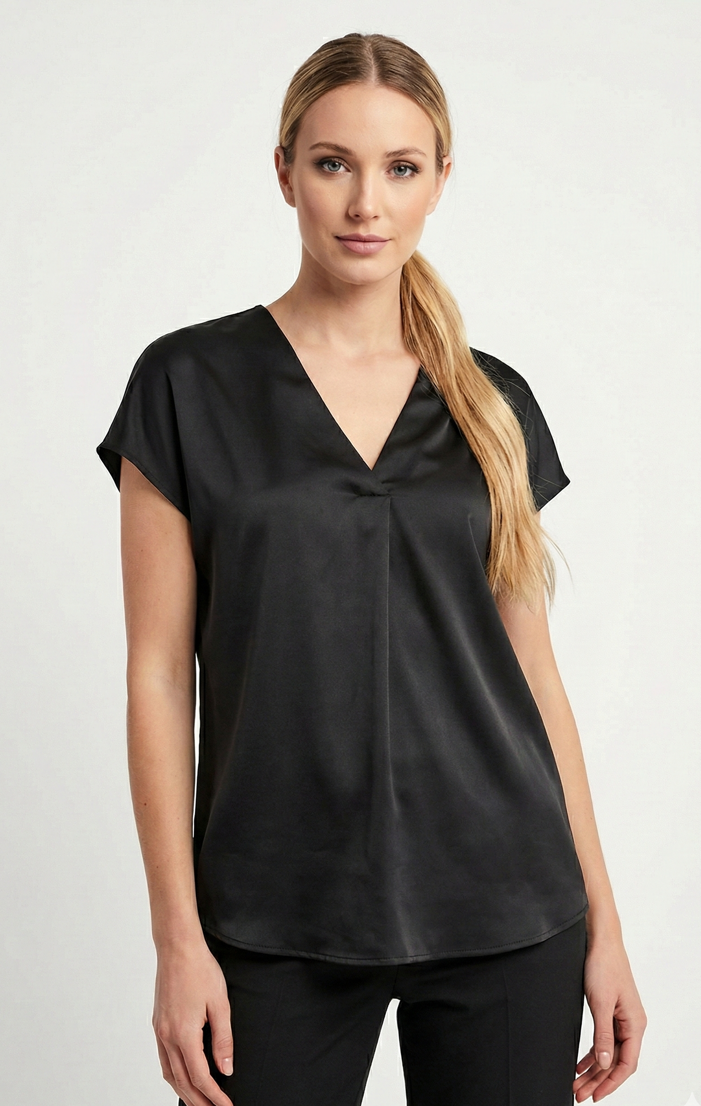 BLOUSE SATINÉE À MANCHES COURTES