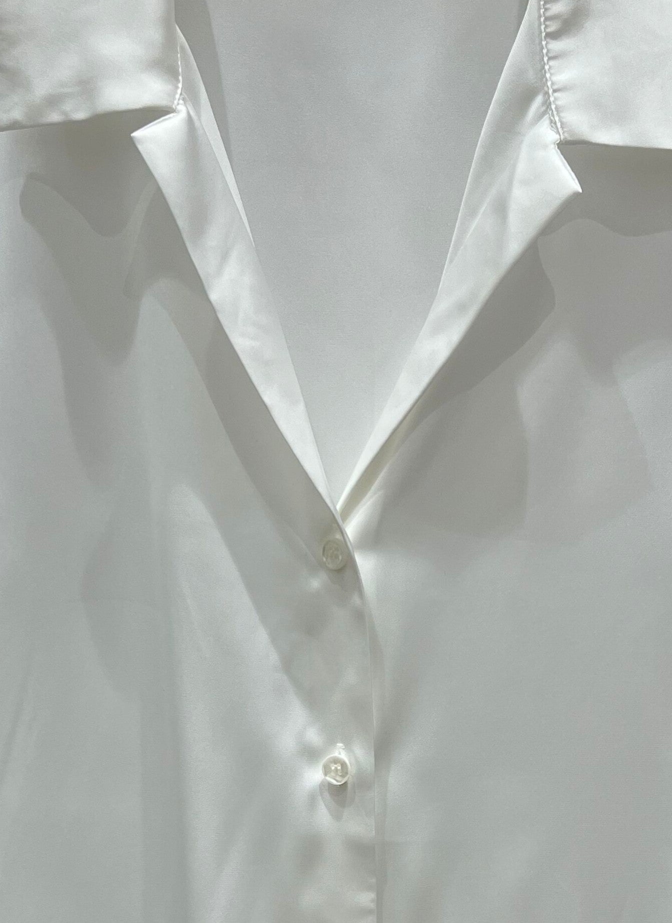 CHEMISE SATINÉE A MANCHES COURTES