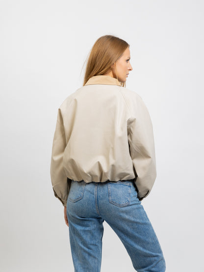 VESTE EN SIMILICUIR À COL CONTRASTÉ