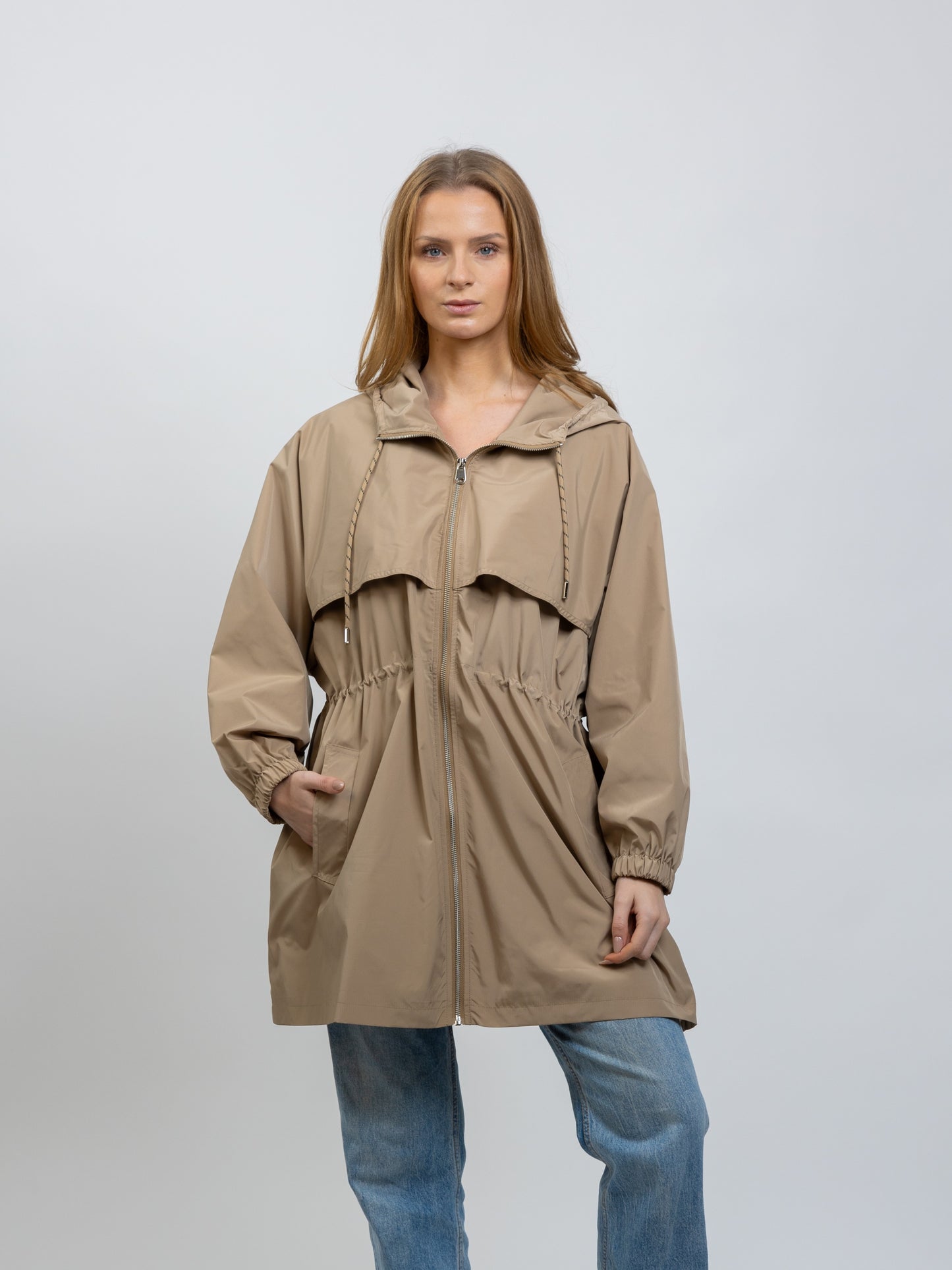PARKA LÉGÈRE À CAPUCHE