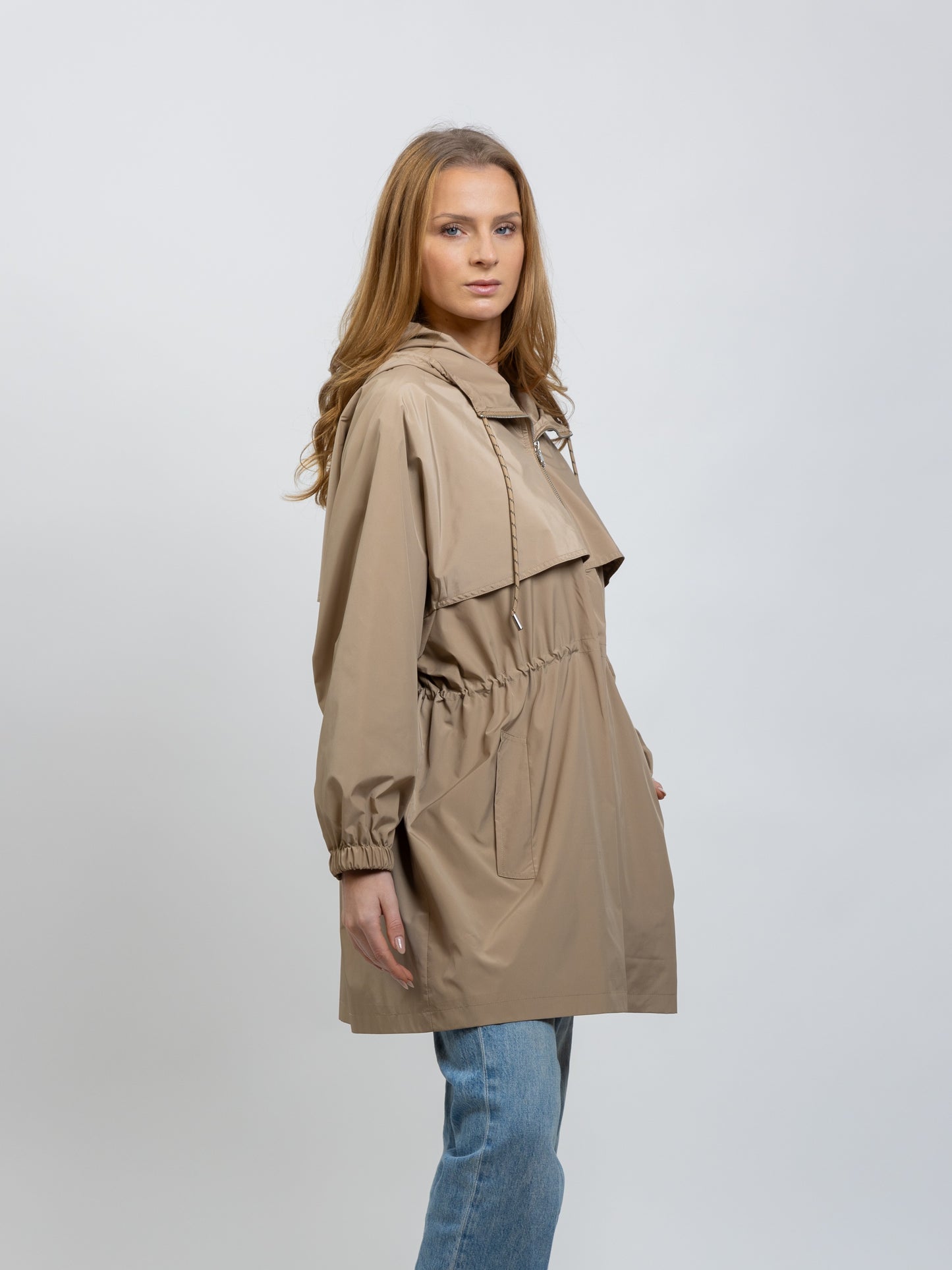 PARKA LÉGÈRE À CAPUCHE