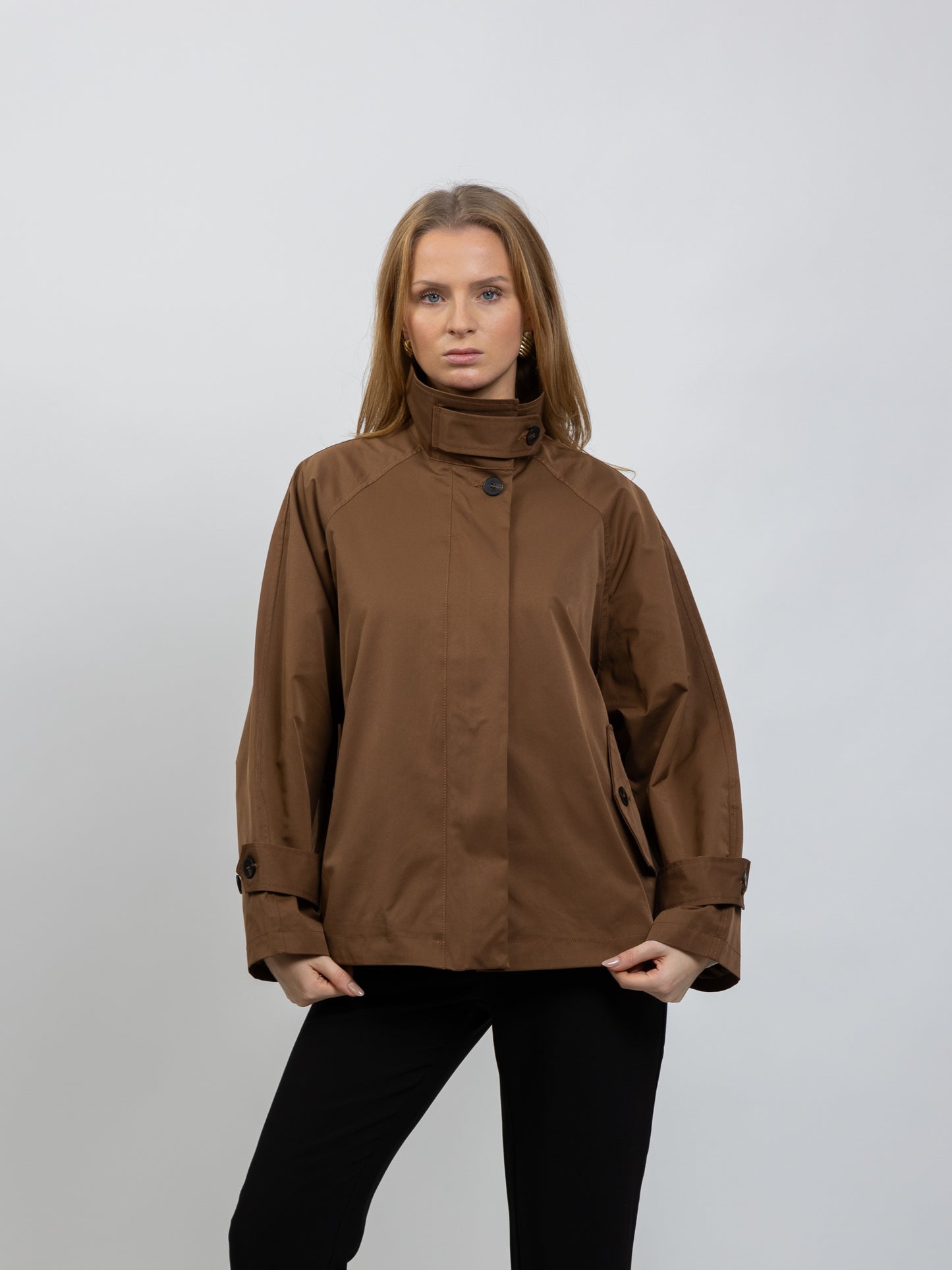 TRENCH COURT COUPE CAPE