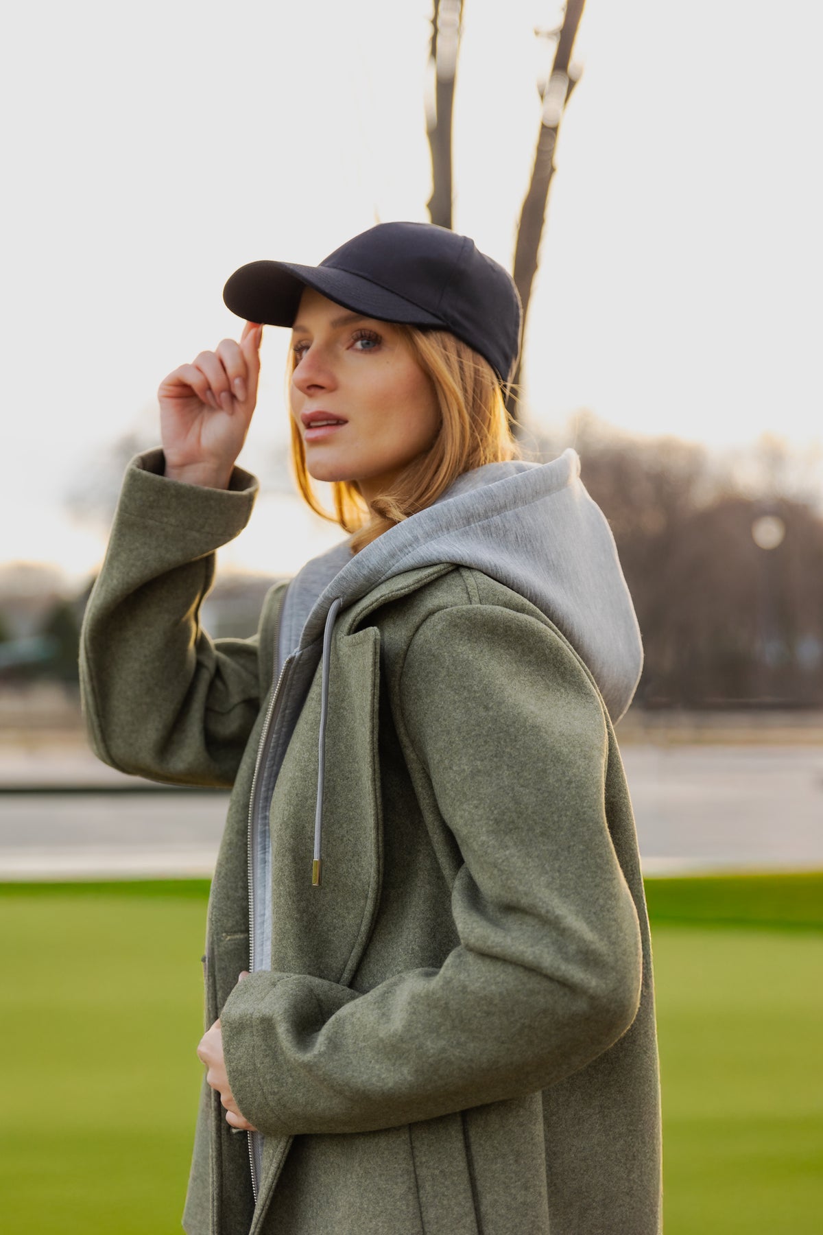 MANTEAU FAUX 2 PIÈCES AVEC CAPUCHE CONTRASTÉE - K-ZELL PARIS