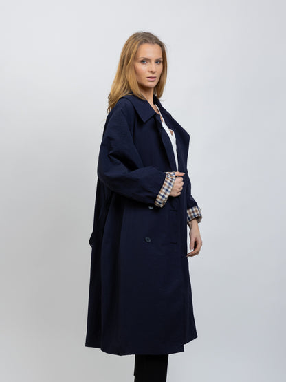 TRENCH LONG À CEINTURE ET DOUBLURE CARREAUX
