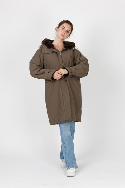 PARKA À CAPUCHE EN FAUSSE FOURRURE