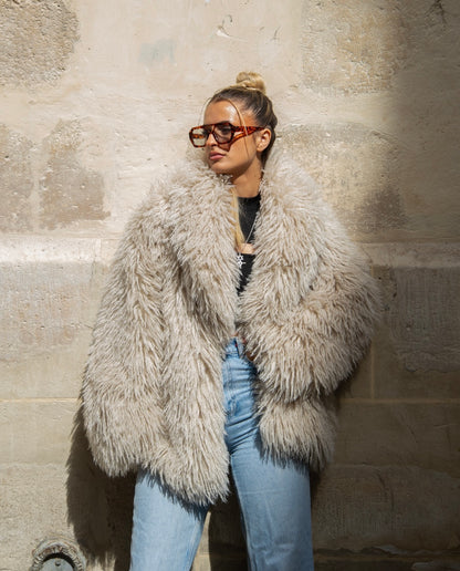 MANTEAU FLUFFY EN FAUSSE FOURRURE