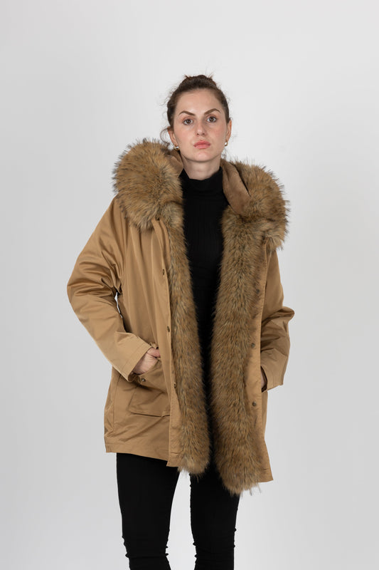 MANTEAU AVEC INTÉRIEUR ET COL EN FAUSSE FOURRURE