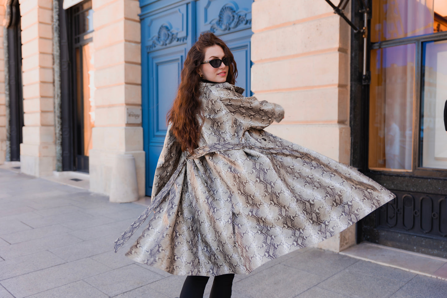 TRENCH EN SIMILICUIR IMPRIMÉ PYTHON