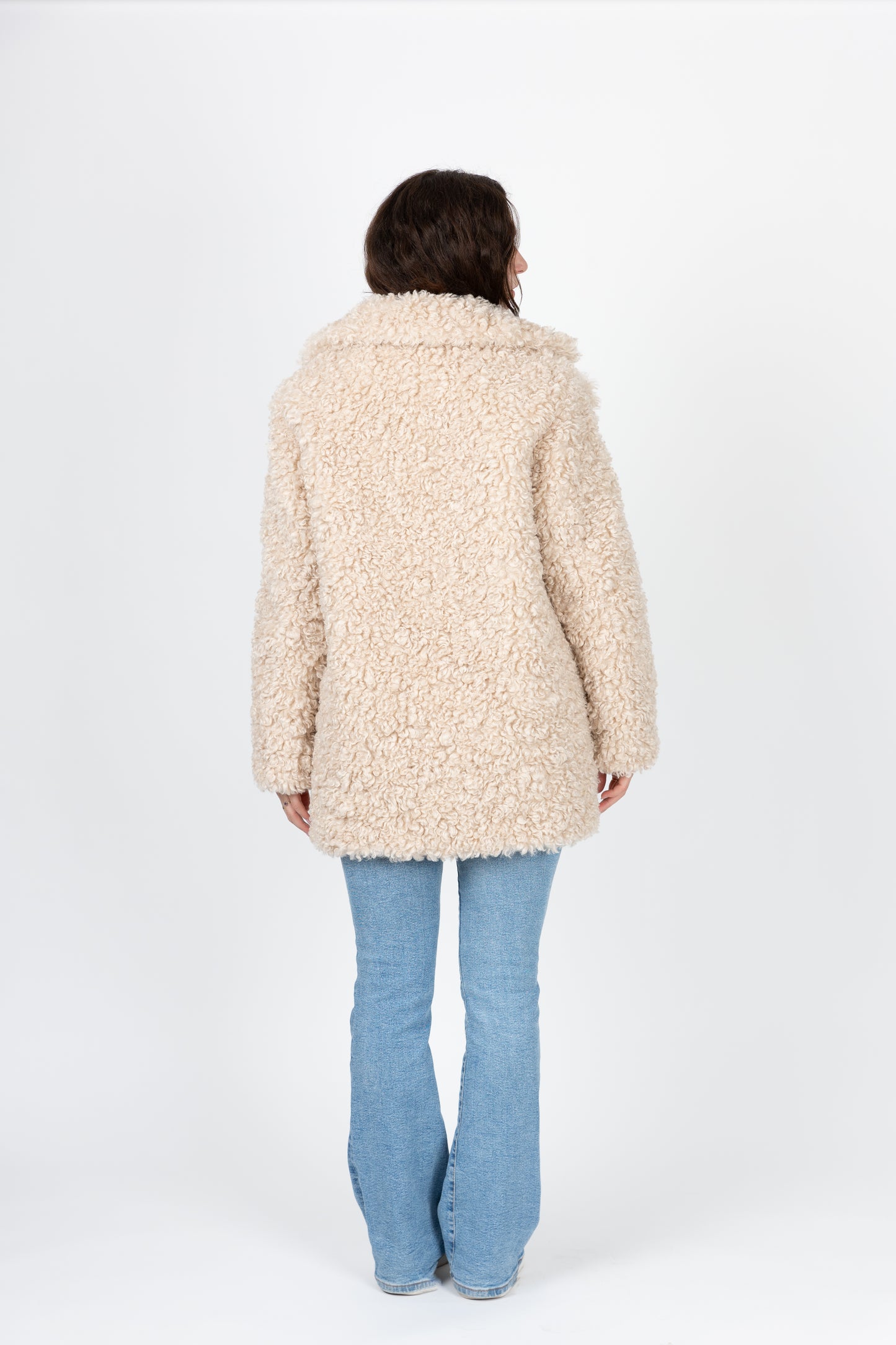 MANTEAU EN FAUSSE FOURRURE MOUTON