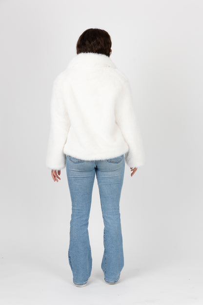 MANTEAU COURT EN FAUSSE FOURRURE