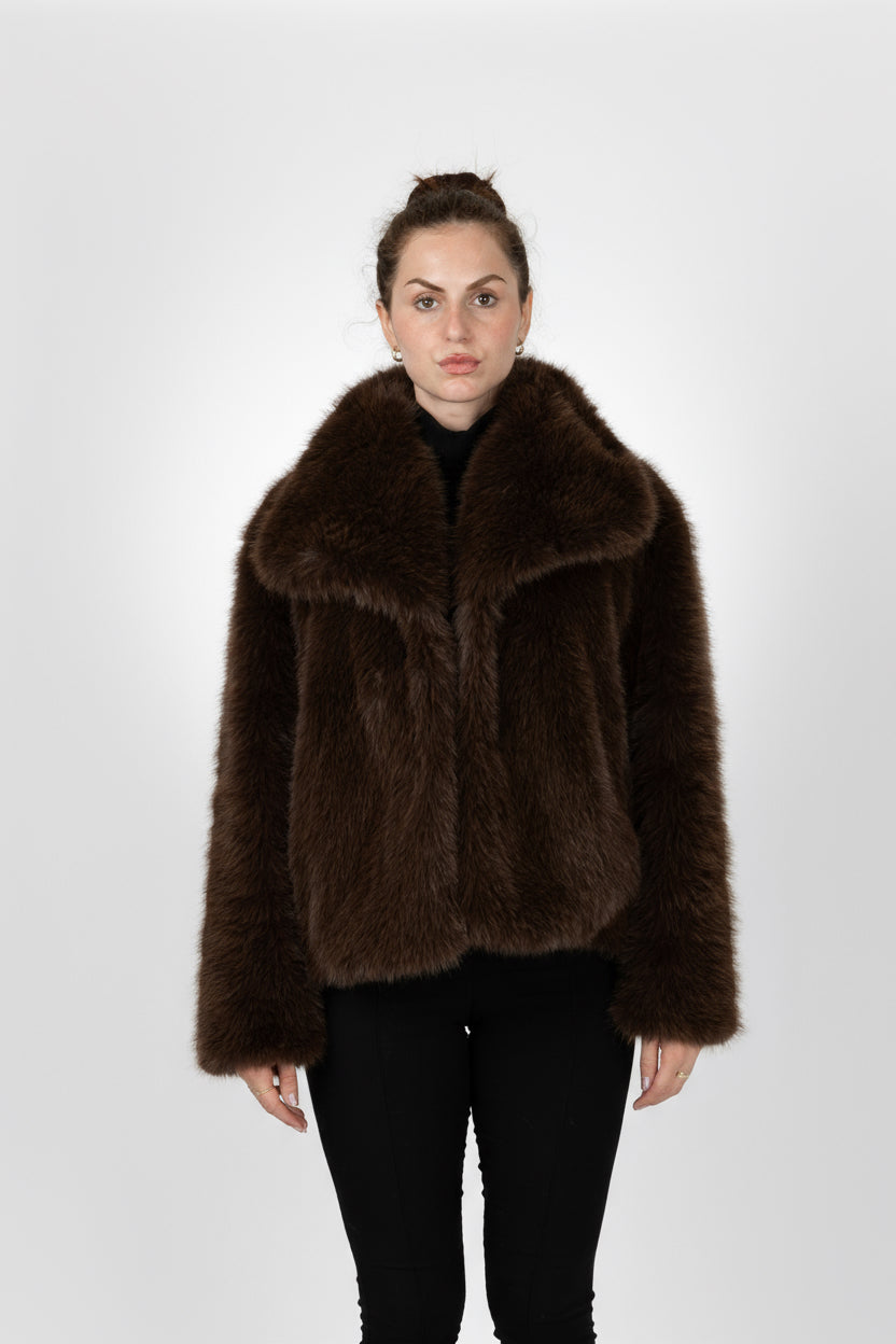 MANTEAU COURT EN FAUSSE FOURRURE