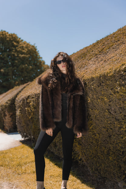 MANTEAU EN FAUSSE FOURRURE