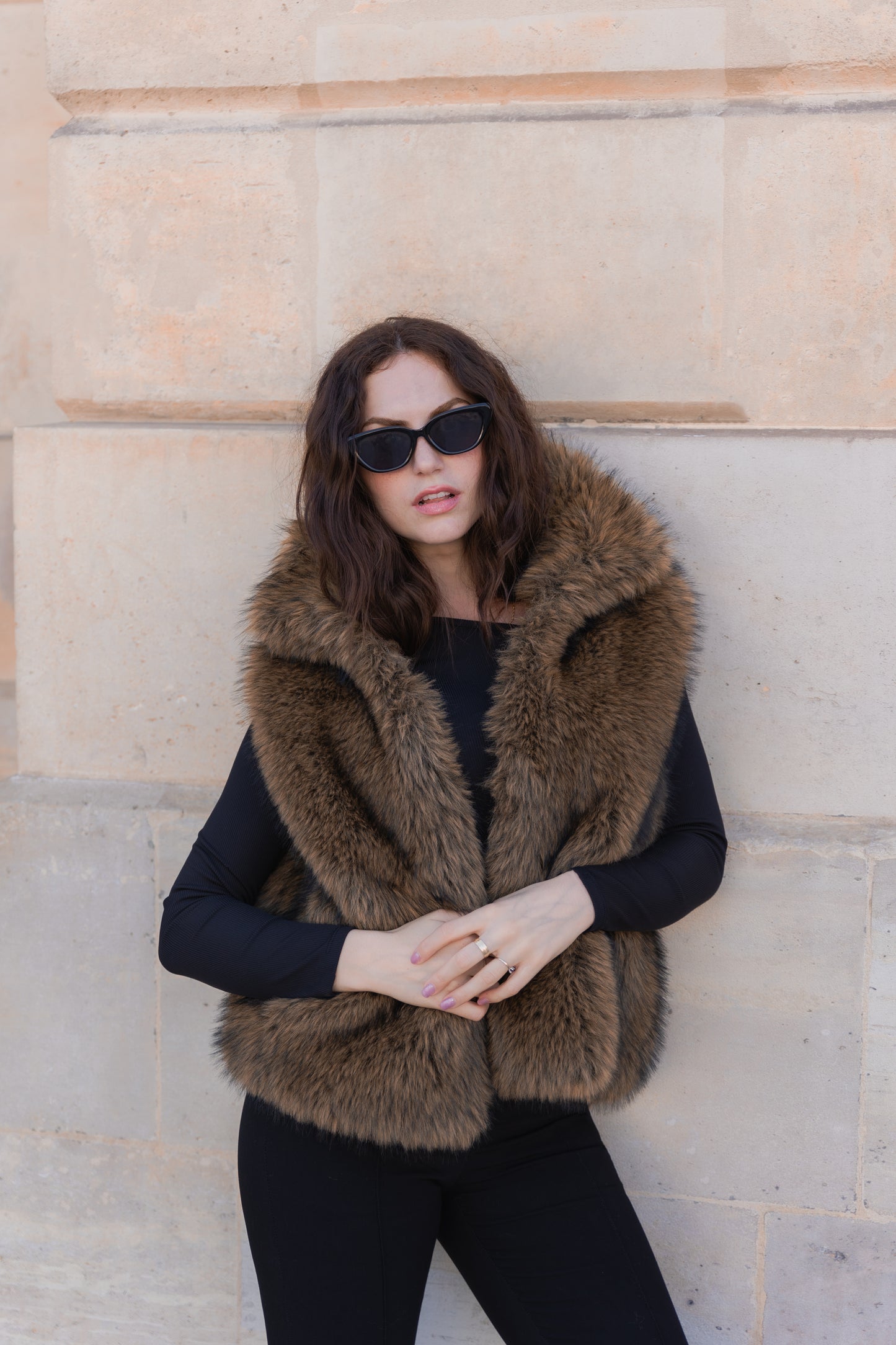 GILET SANS MANCHES EN FAUSSE FOURRURE