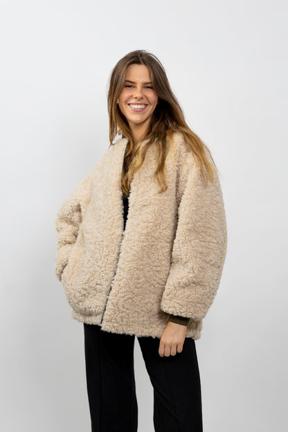 BLOUSON REVERSIBLE AVEC FAUSSE FOURRURE MOUTON