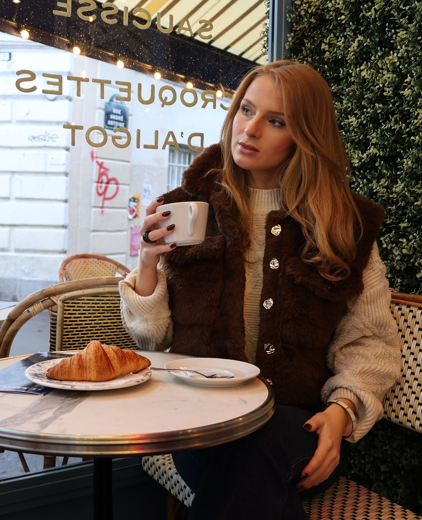 GILET SANS MANCHES  FAUSSE FOURRURE MOUTON