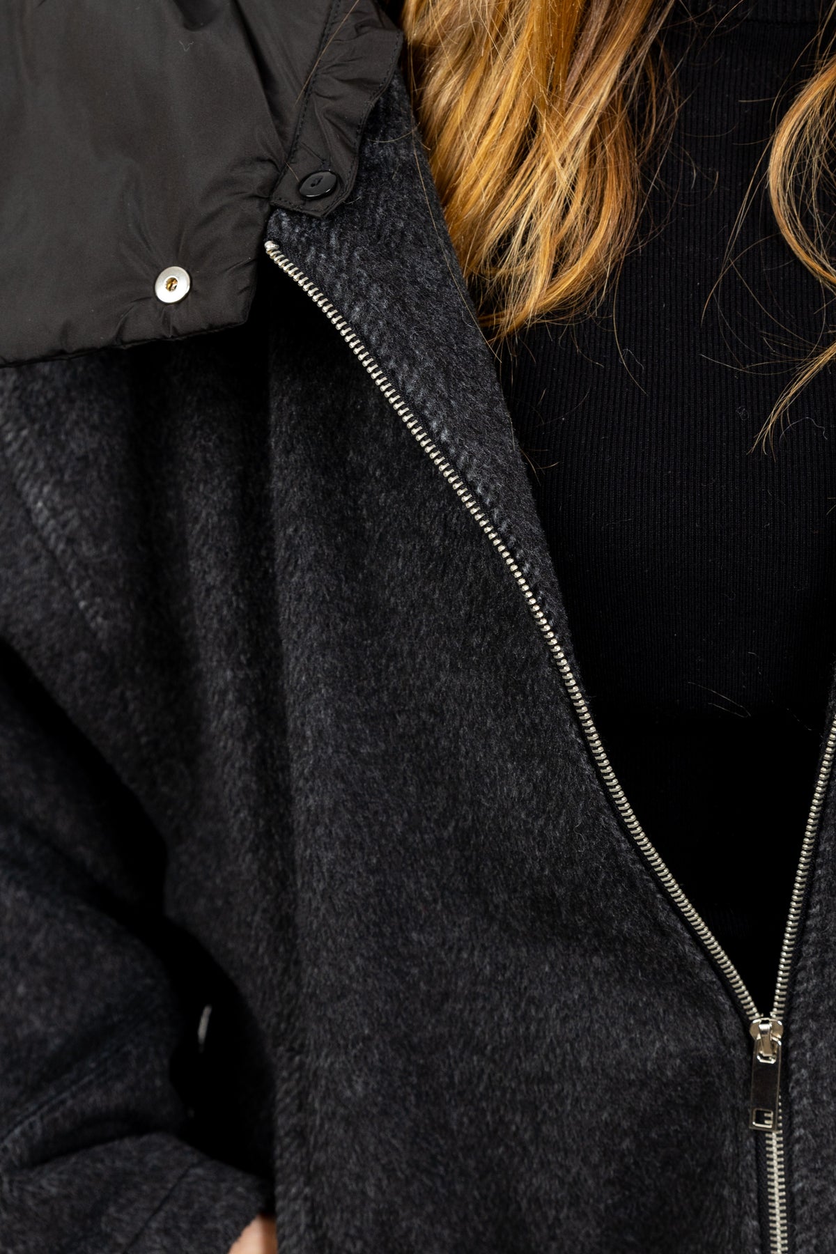 MANTEAU COURT À CAPUCHE - K-ZELL PARIS