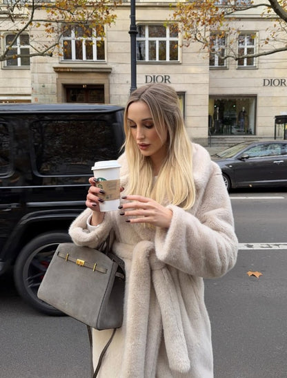 MANTEAU LONG EN FAUSSE FOURRURE A CEINTURE