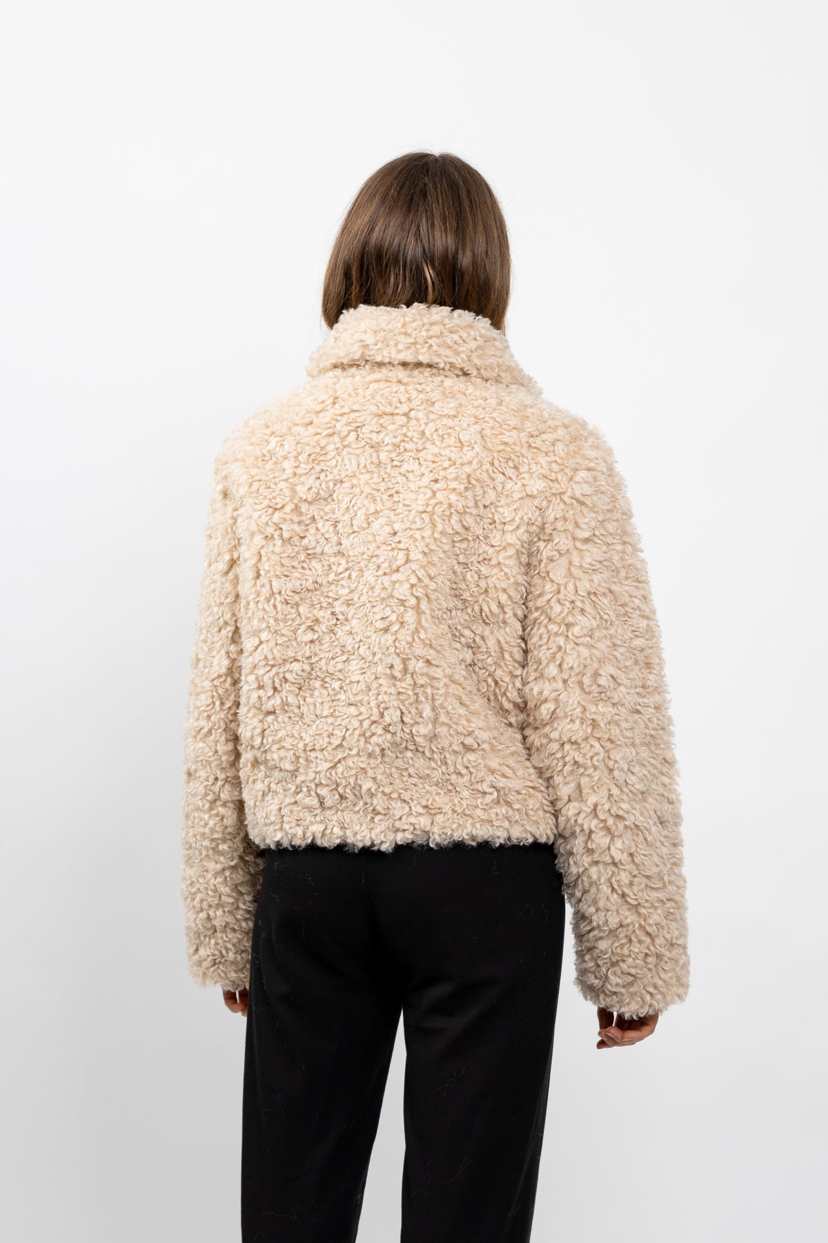 MANTEAU COURT EN FAUSSE FOURRURE MOUTON - K-ZELL PARIS
