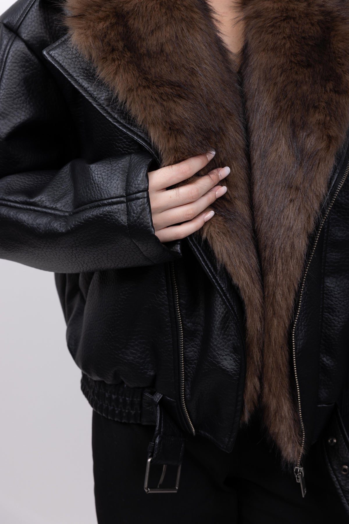 BLOUSON SIMILICUIR AVEC COL FAUSSE FOURRURE AMOVIBLE - K-ZELL PARIS