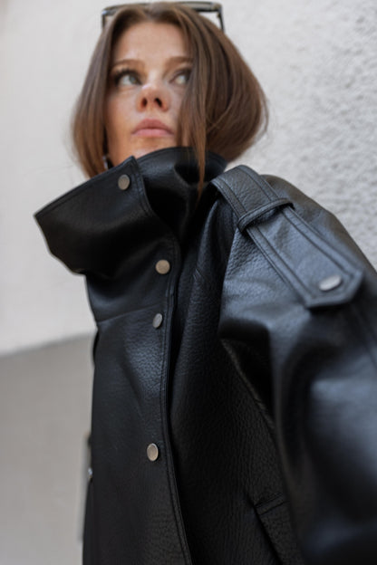 BLOUSON EN SIMILICUIR AVEC COL MONTANT - K-ZELL PARIS