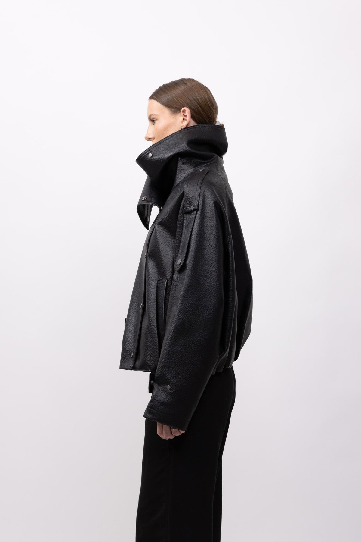 BLOUSON EN SIMILICUIR AVEC COL MONTANT - K-ZELL PARIS