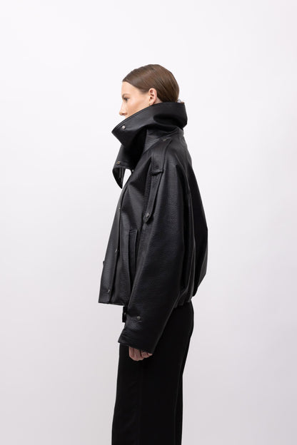 BLOUSON EN SIMILICUIR AVEC COL MONTANT - K-ZELL PARIS