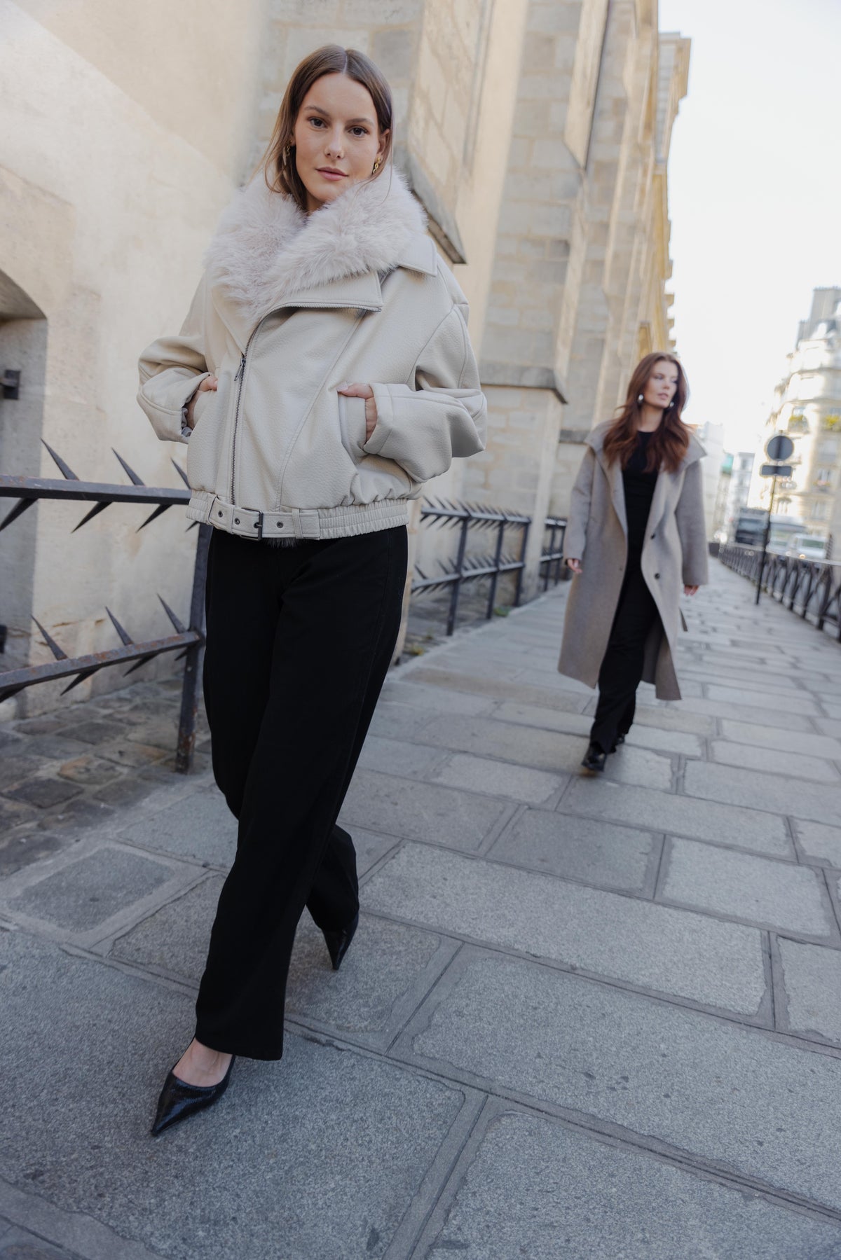 BLOUSON SIMILICUIR AVEC COL FAUSSE FOURRURE AMOVIBLE - K-ZELL PARIS