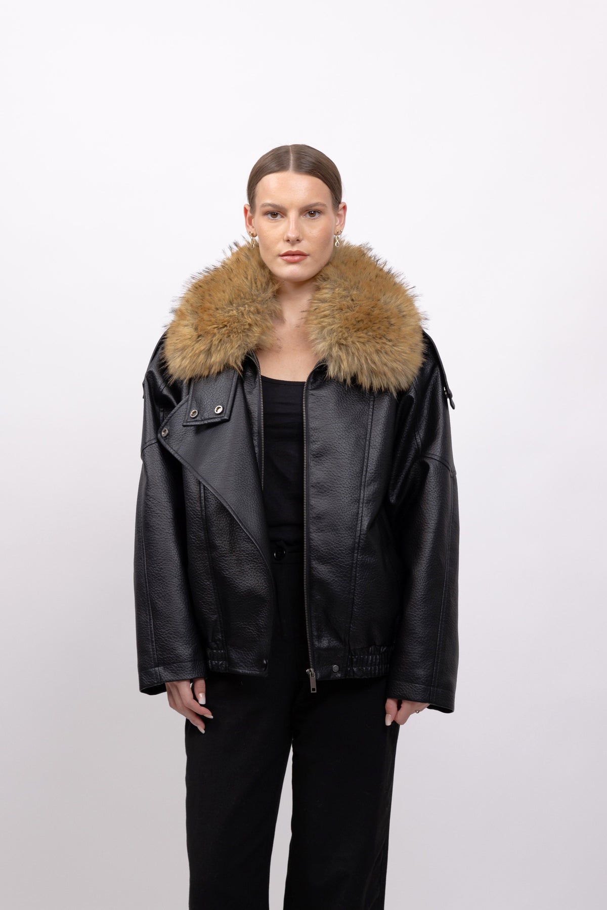 BLOUSON SIMILICUIR AVEC COL EN FAUSSE FOURRURE AMOVIBLE