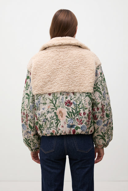 CHAQUETA ACOLCHADA DE JACQUARD CON FLORES Y EFECTO PIEL DE CORDERO