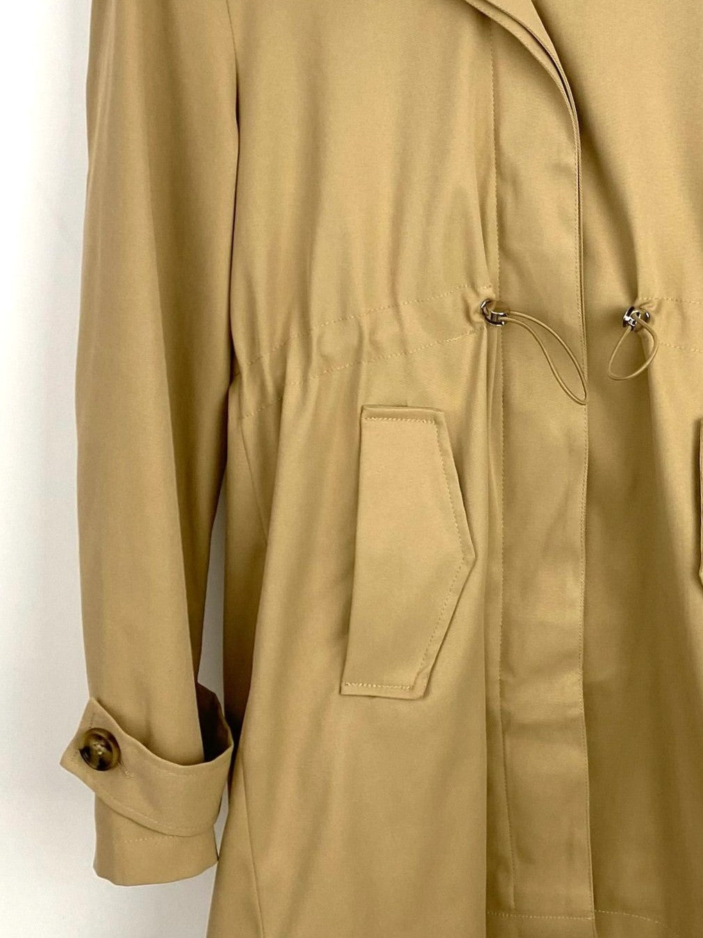 PARKA MI-LONGUE A CAPUCHE