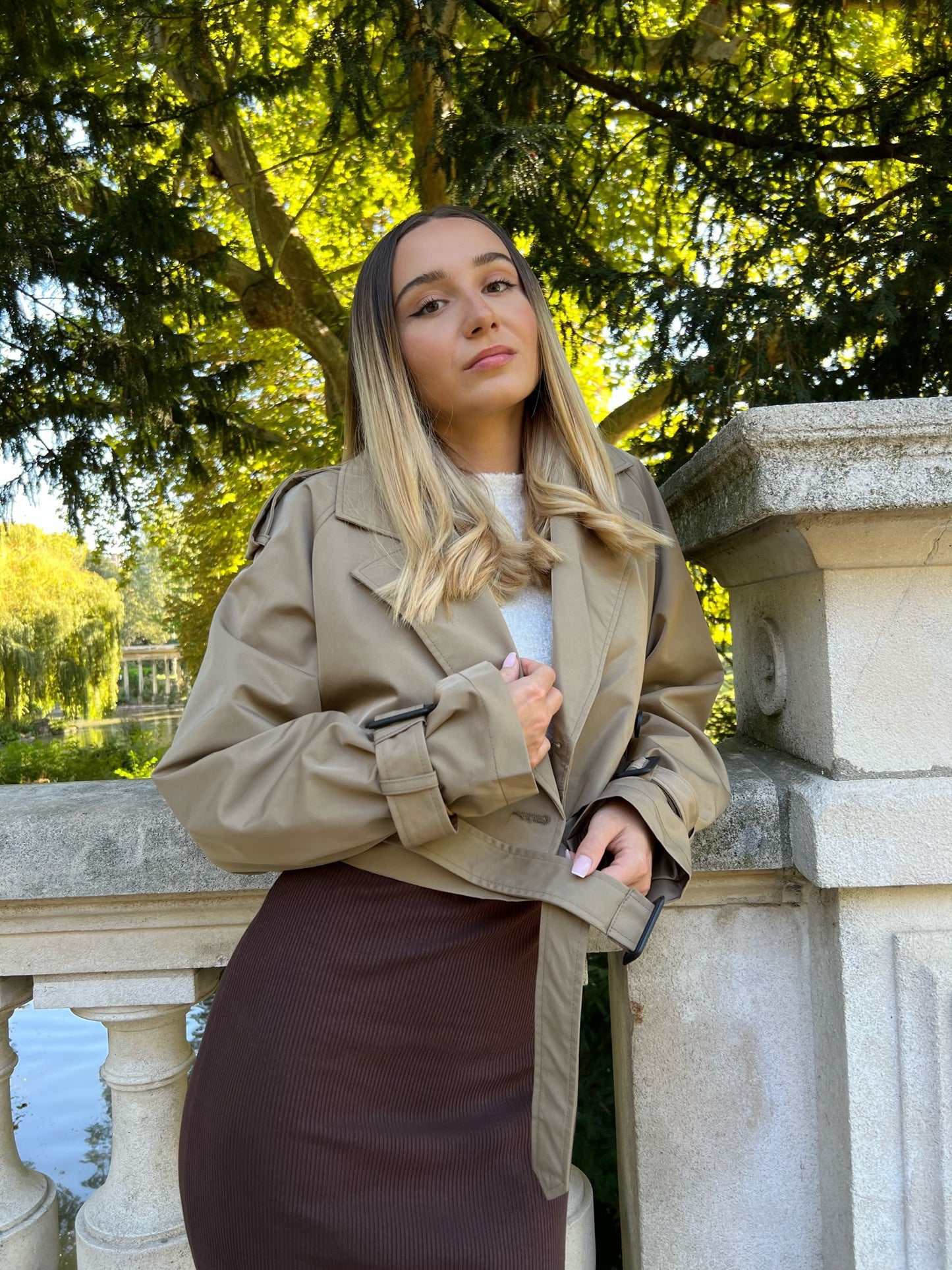 MINI TRENCH COURT