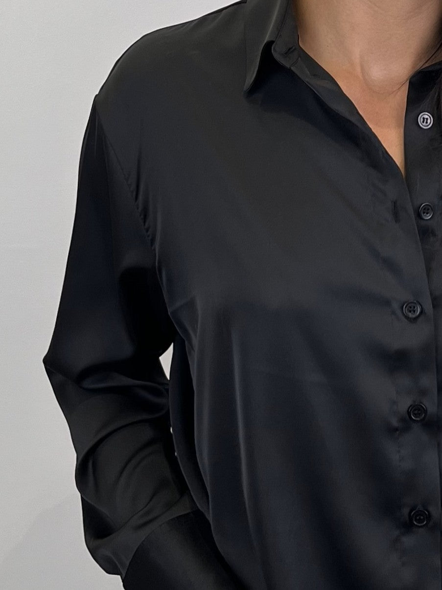 CHEMISE SATINÉE À MANCHES LONGUES